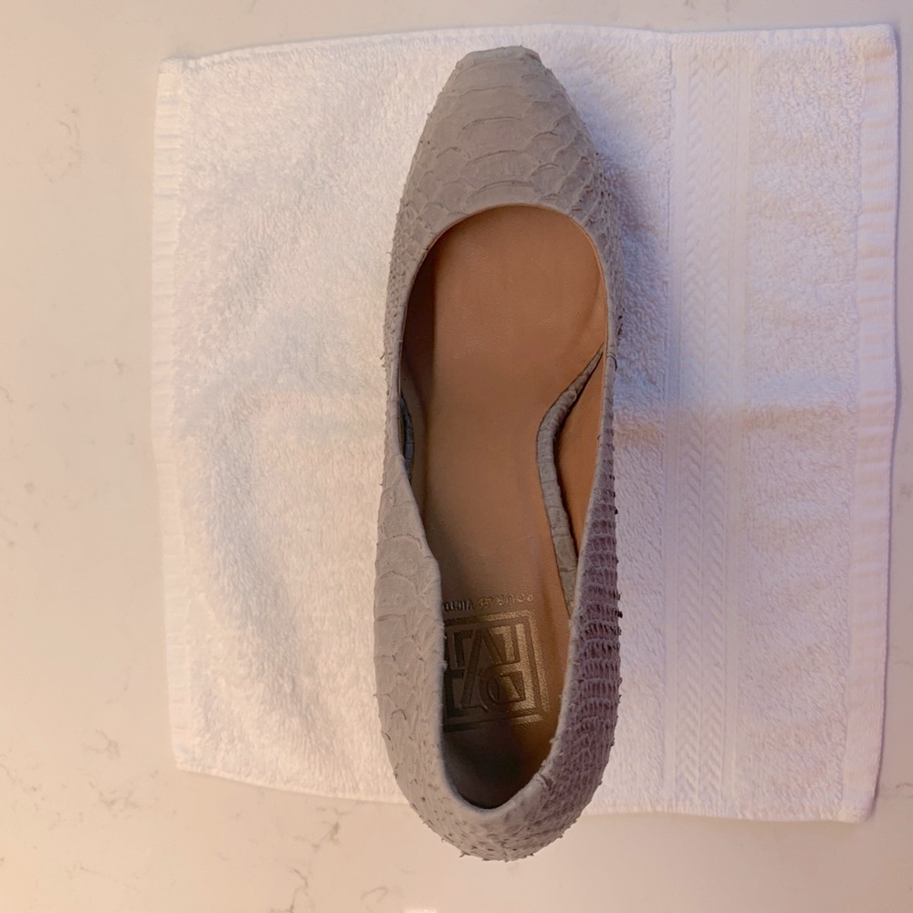 Pour La Victoire Irina II Platform Pumps. Gray Embossed Snakeskin. Size 10. EUC. - Picture 11 of 14